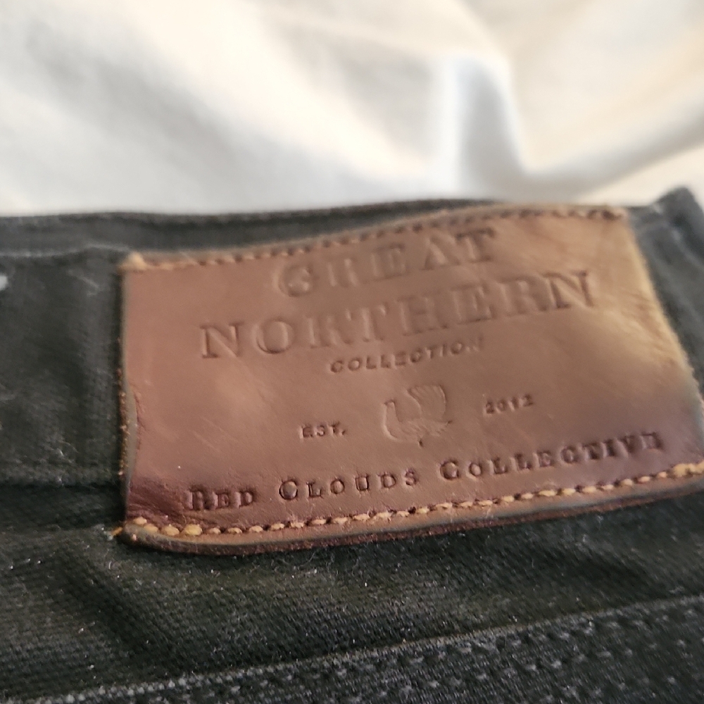 Classic Black Slim Straight Jeans with Stretch Comfort